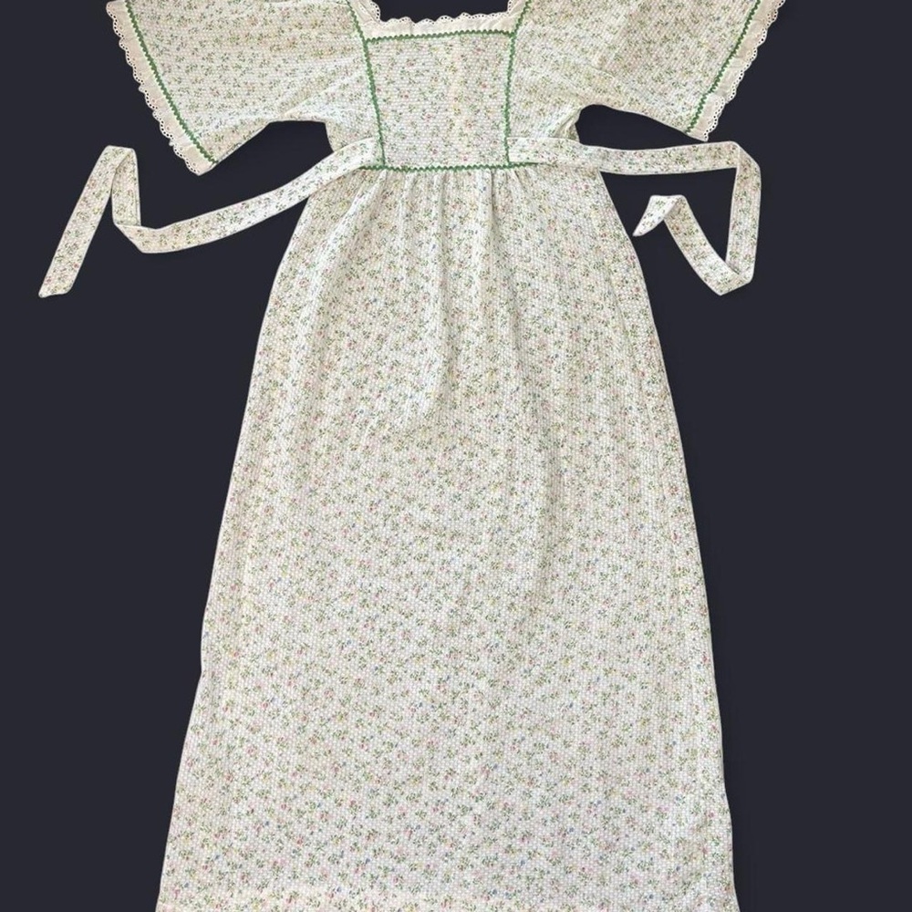 Vintage Floral Maxi Dress with Green Trim